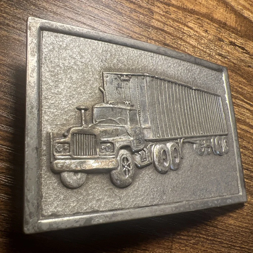 Vintage Metal 18 Wheeler Semi With Long Trailer Belt Buckle (Dented A Little)